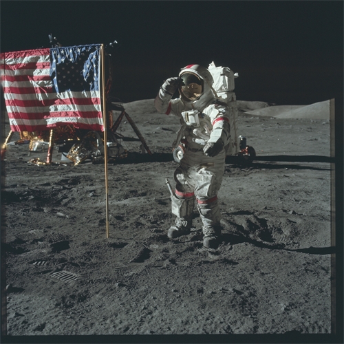 Apollo 17 byla posledni╠ü mise programu Apollu, poprve╠ü s┬ápr╠îi╠ütomnosti╠ü profesiona╠ülni╠üho geologa.jpg