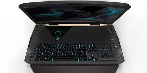 Acer Predator 21X je prvním notebookem s prohnutým displejem. Je to ale ohromný stroj na stůl a základnu má plochou. Takhle to Intel nemyslel...