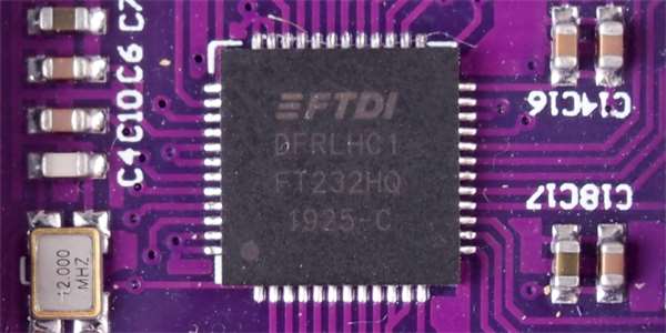 FT232HQ je univerzální čip USB 2.0. Může  se chovat jako sériová linka, I²C, SPI, GPIO aj. Dnes jej oživíme v C na Windows