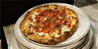 Studenti MIT nechali počítač vymyslet nové recepty na pizzu. Sázel na ni karamel i borůvky