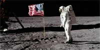 Přistáli jsme na Měsíci. Dnes je to přesně 48 let. Připomeňte si misi Apolla 11
