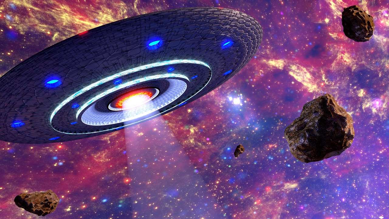 Galerie - „UFO mohou být cestovatelé časem,“ spekuluje britský astronom – VTM.cz