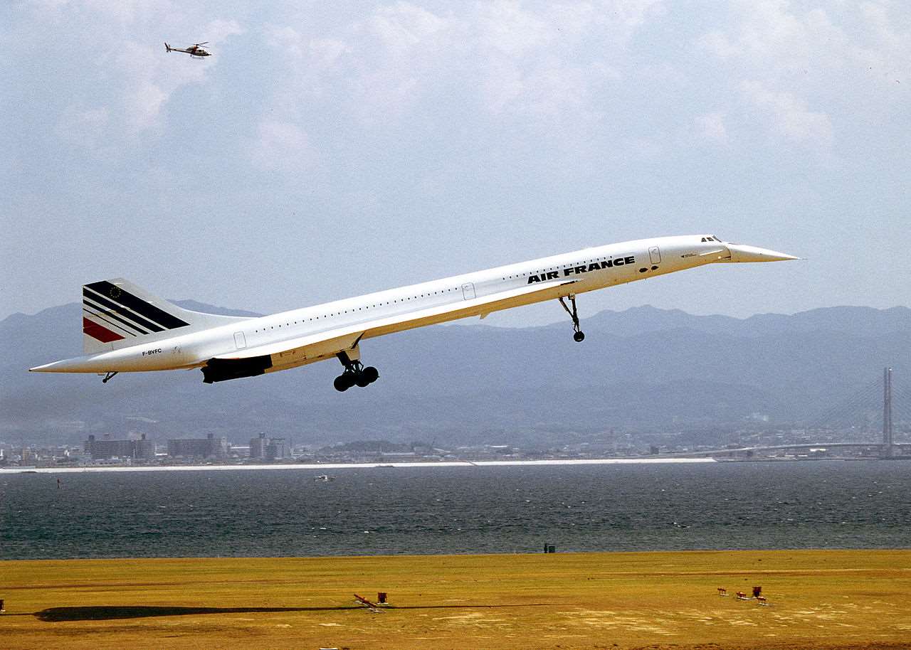 Galerie - Concorde byl nejrychlejší dopravní letoun. Před 20 lety skončil v plamenech – VTM.cz